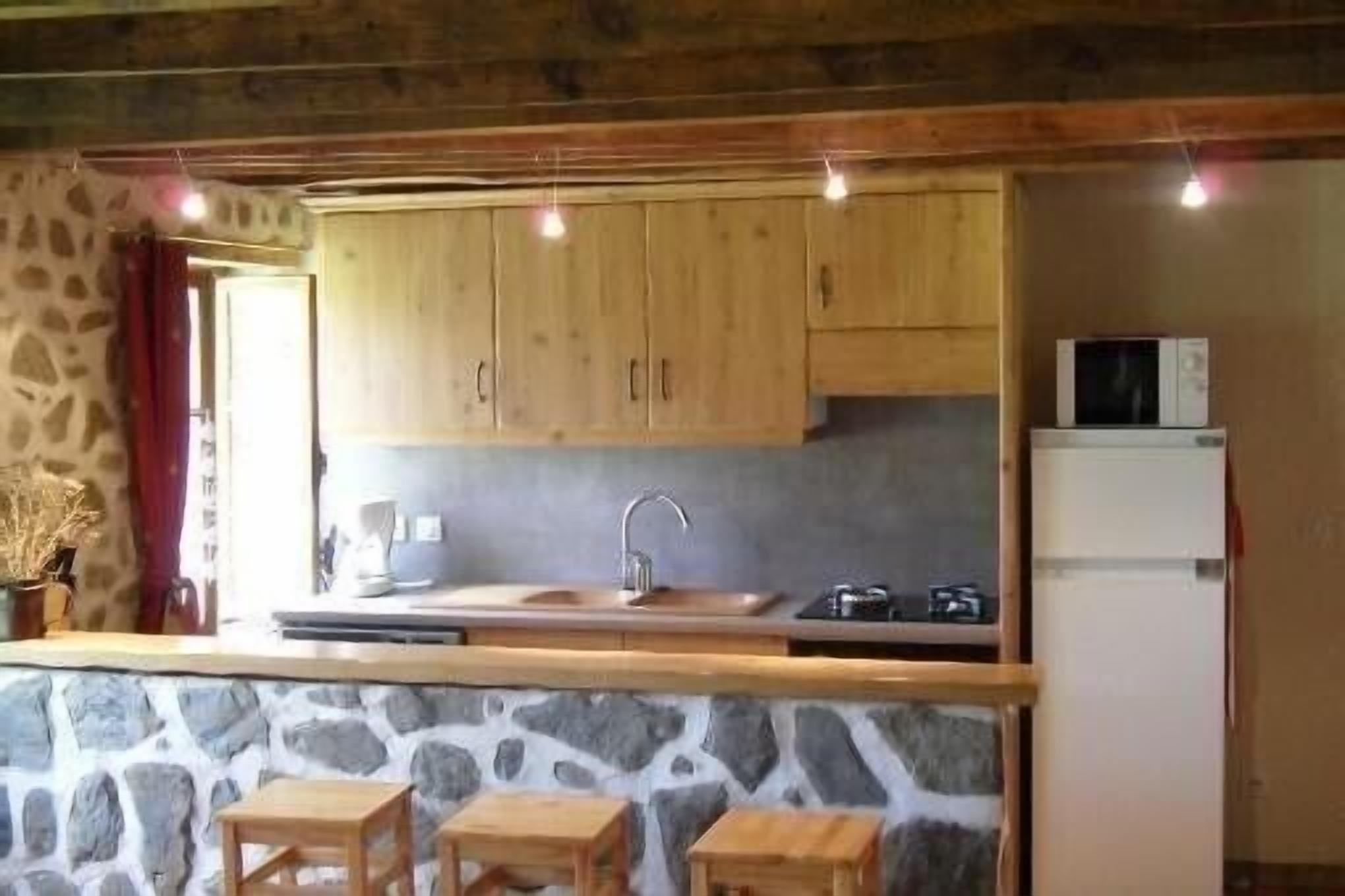 Rental Cottage St Merd La Breuille - Country House.