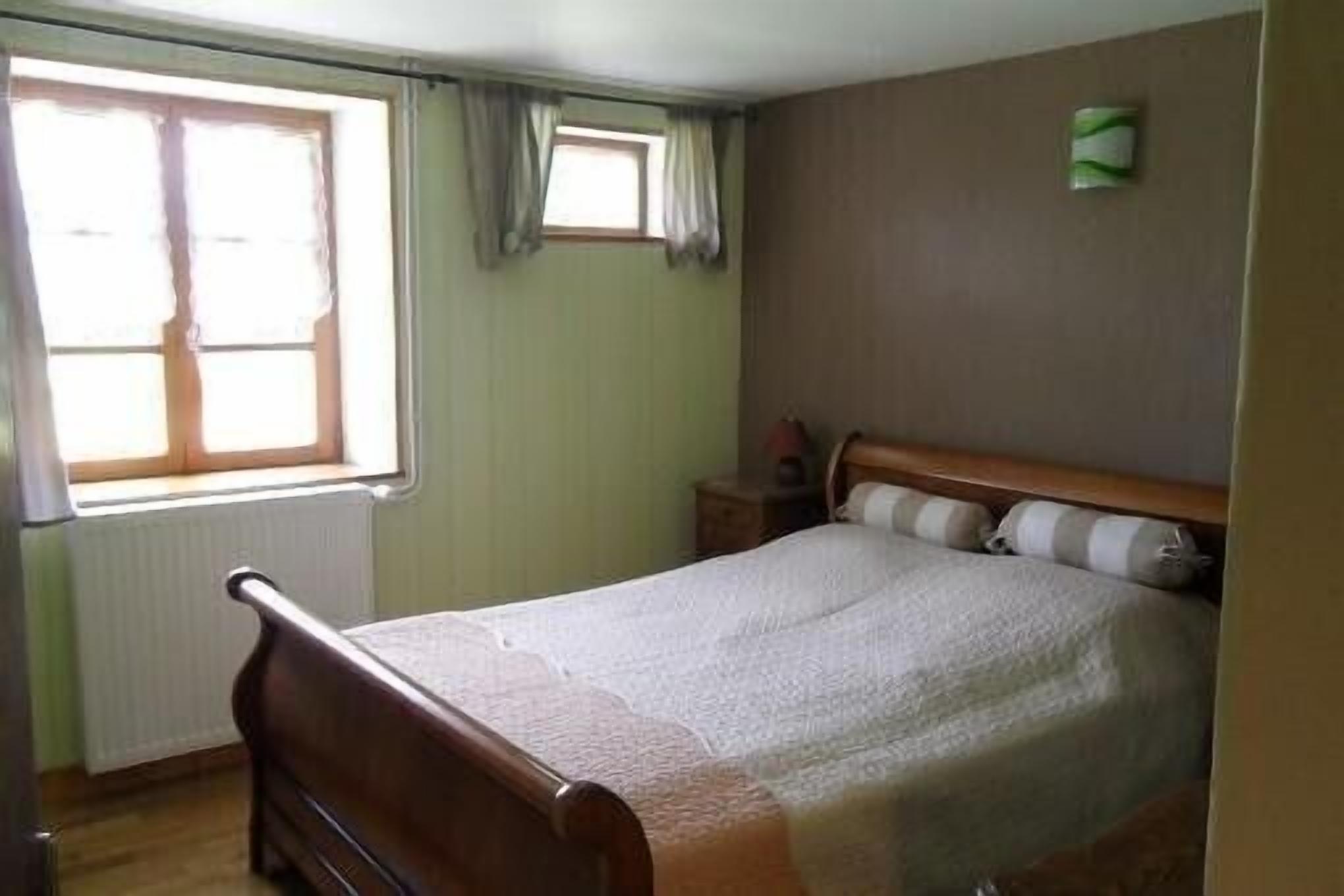 Rental Cottage St Merd La Breuille - Country House.