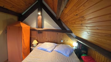 3 bedrooms, iron/ironing board, WiFi