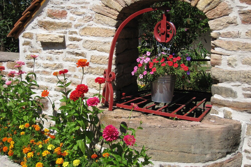 Between Tournus and Cluny, the charm of Southern Burgundy, "ViniCella" rural gîte