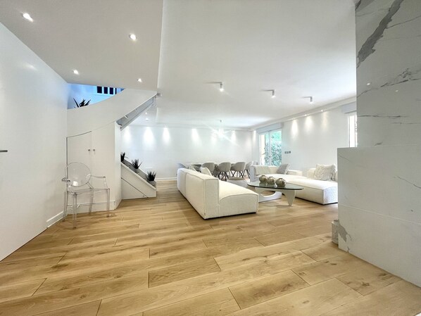 Nicht klassifiziertes Bild, 1 von 48, Schaltfläche