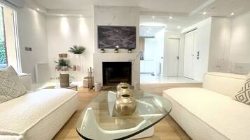 TV connectée, cheminée, jeux vidéo, espaces bureaux