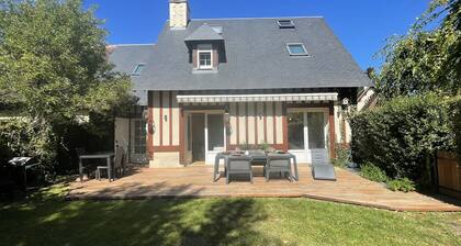 Villa on Deauville, near beach, area of clairefontaine (swimming pool and tennis)