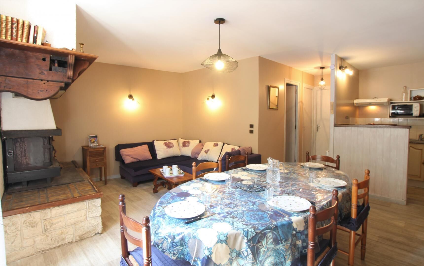 Cottage in a house including another cottage at the doors of the national park