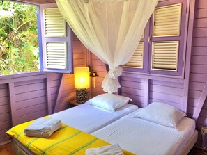 3 bedrooms, in-room safe, iron/ironing board, travel cot - Villa Deshaies. 3 rooms. Pool. Sea at 300m. (Deshaies)