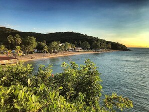 Beach nearby, sun-loungers, beach towels