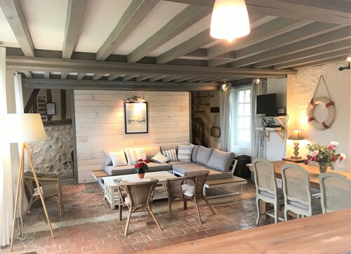 Large gite, quiet, close to Honfleur