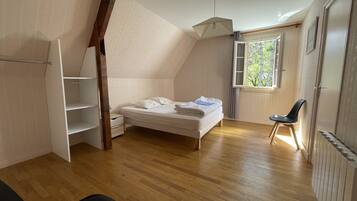 7 habitaciones, tabla de planchar con plancha y wifi gratis