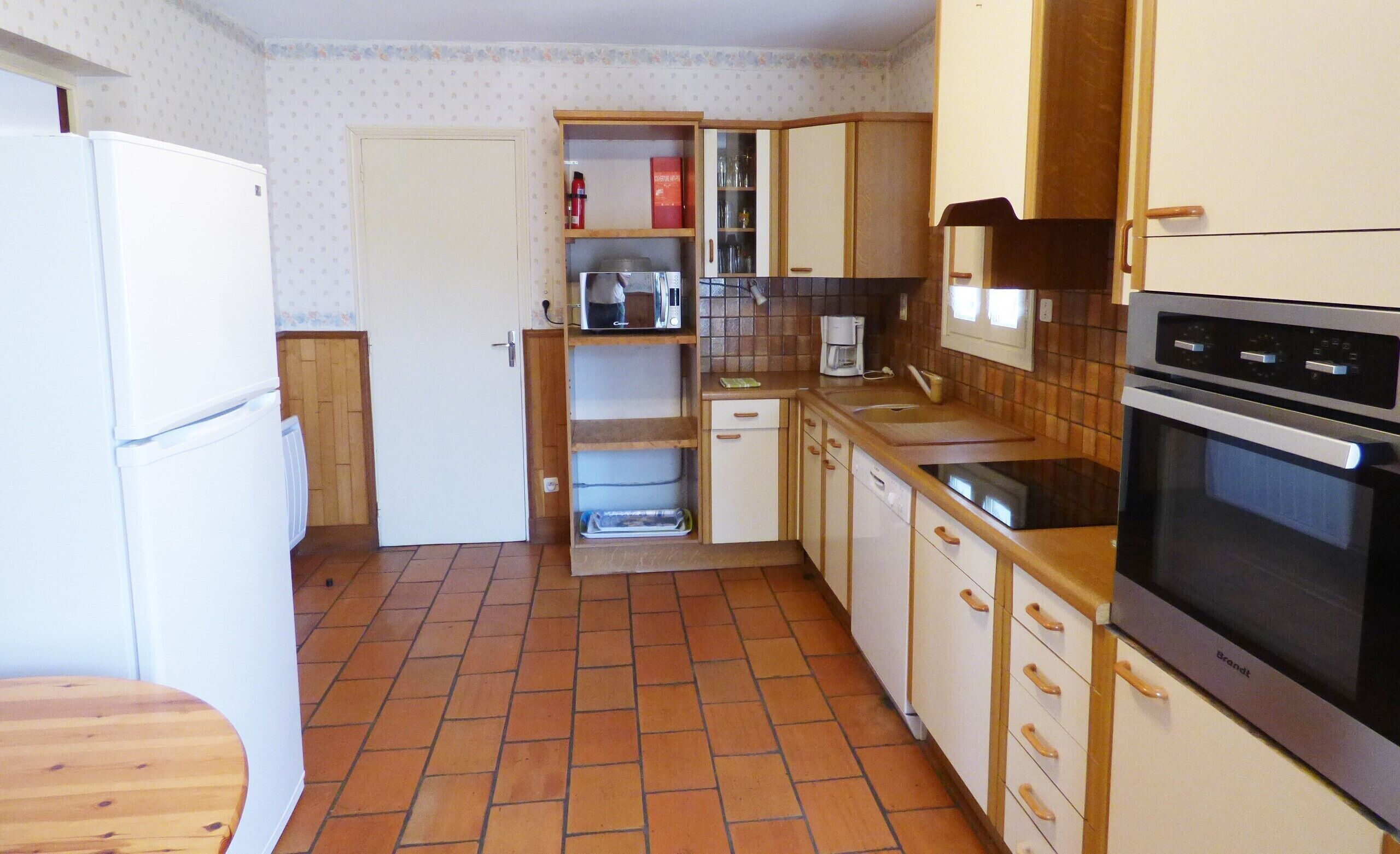 Quiet black Perigord villa with private heated pool 15pers