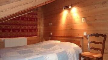 5 bedrooms, iron/ironing board, travel cot, free WiFi