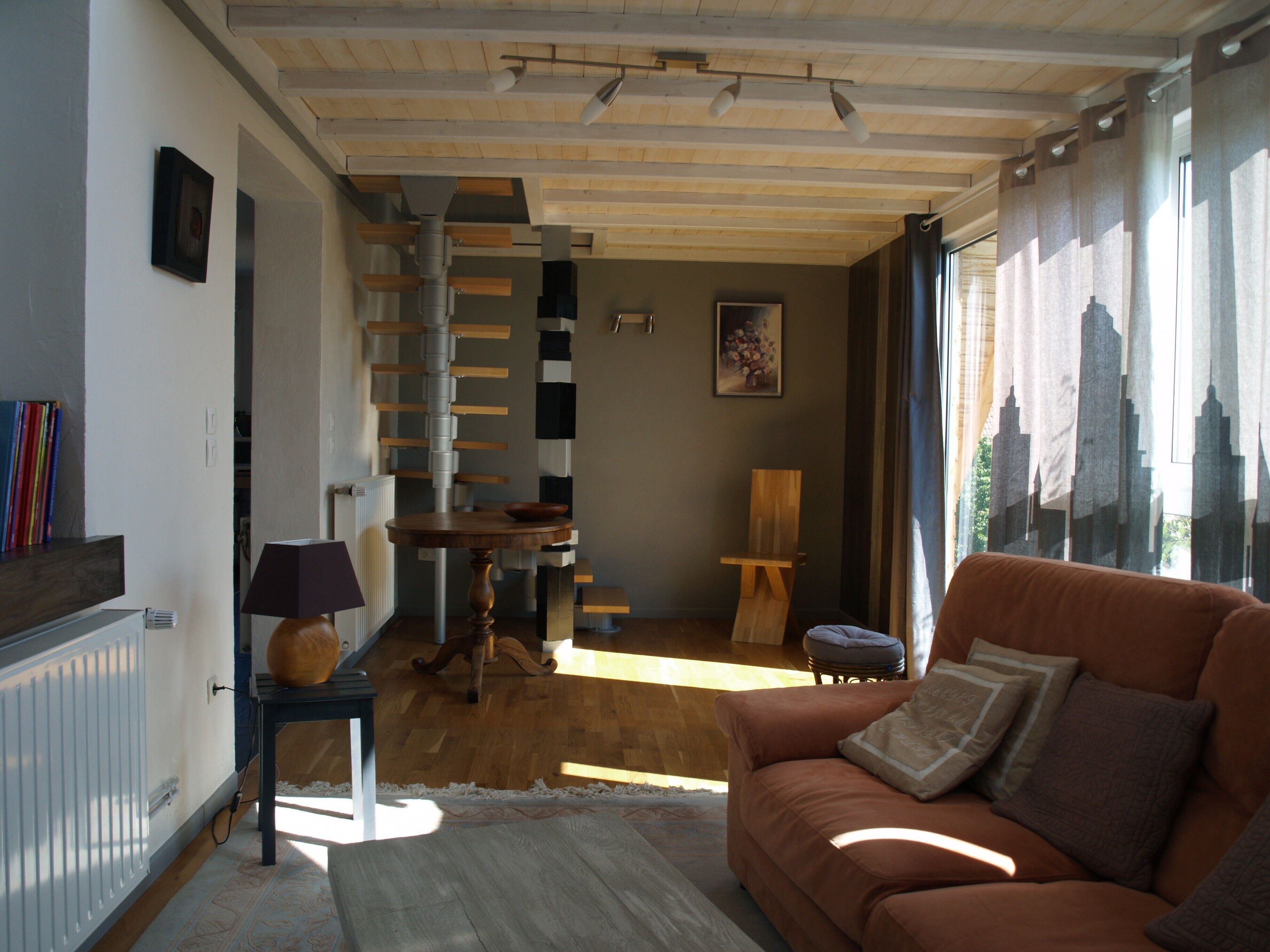 comfortable apartment with contemporary decor in the vineyards