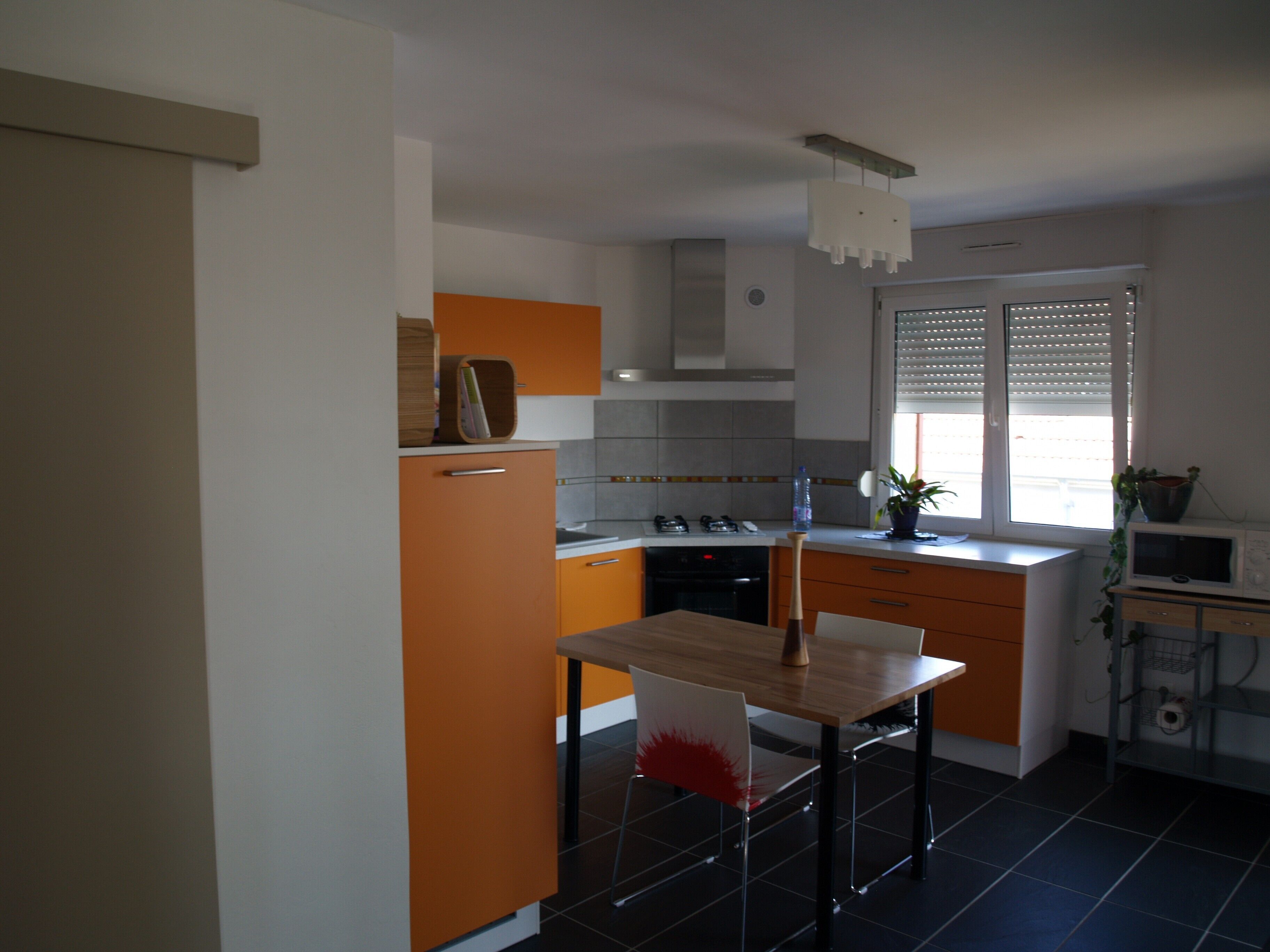 comfortable apartment with contemporary decor in the vineyards