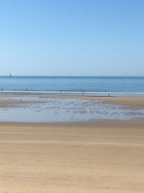 Beach nearby - Vacation home in Les Sables d'Olonne, 1.5 km from the beach, sleeps 6. (Château-D'olonne)