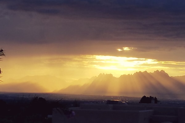 Sunrise view of the Oregon Mountains
