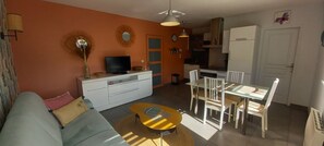 TV - South facing cottage, cocooning 40 m from the sea (Fécamp)