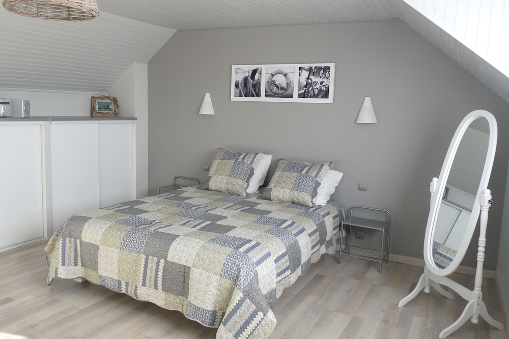 Quiet country house 2km5 from the SEA