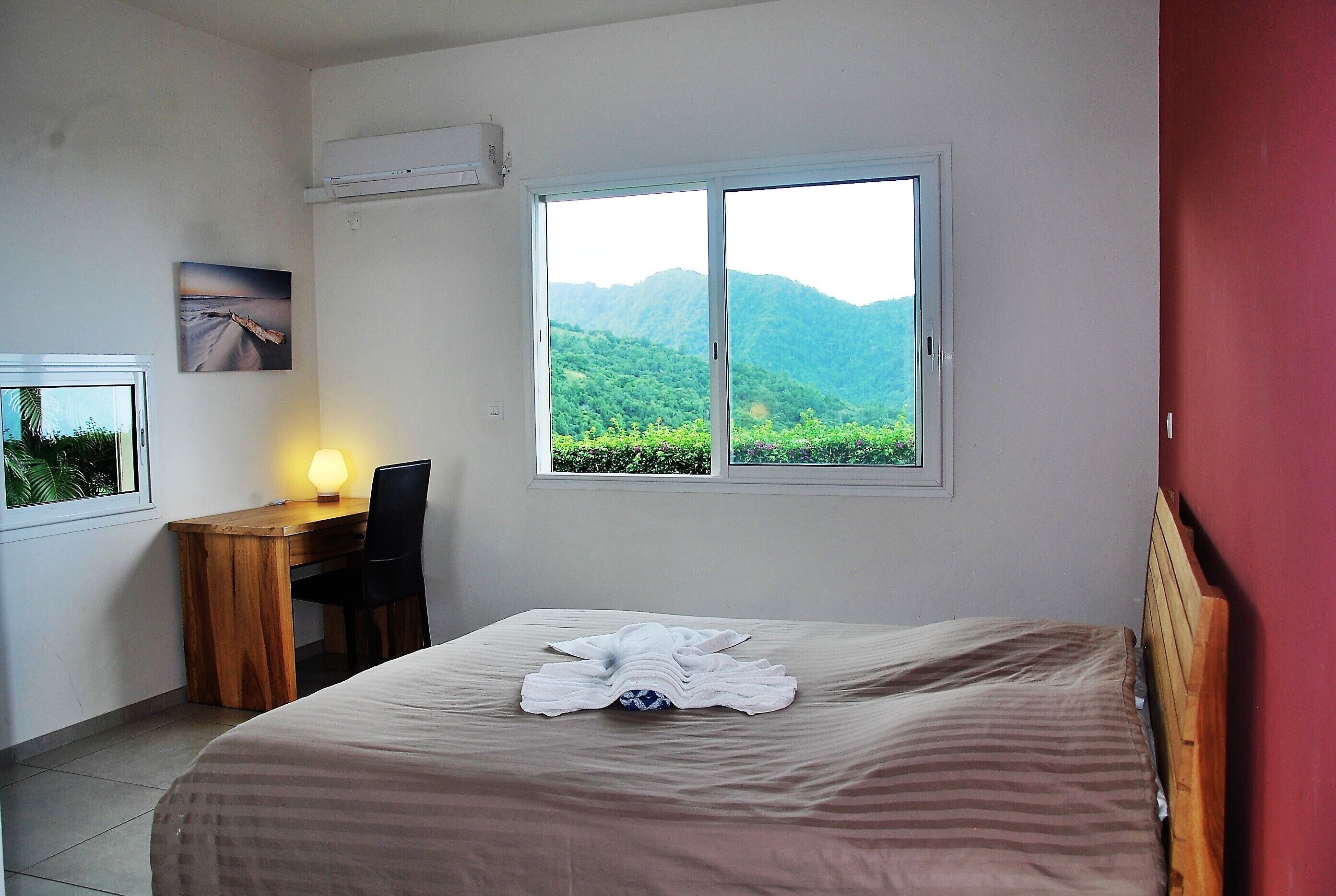 2 chambres, fer et planche à repasser, Wi-Fi, draps fournis