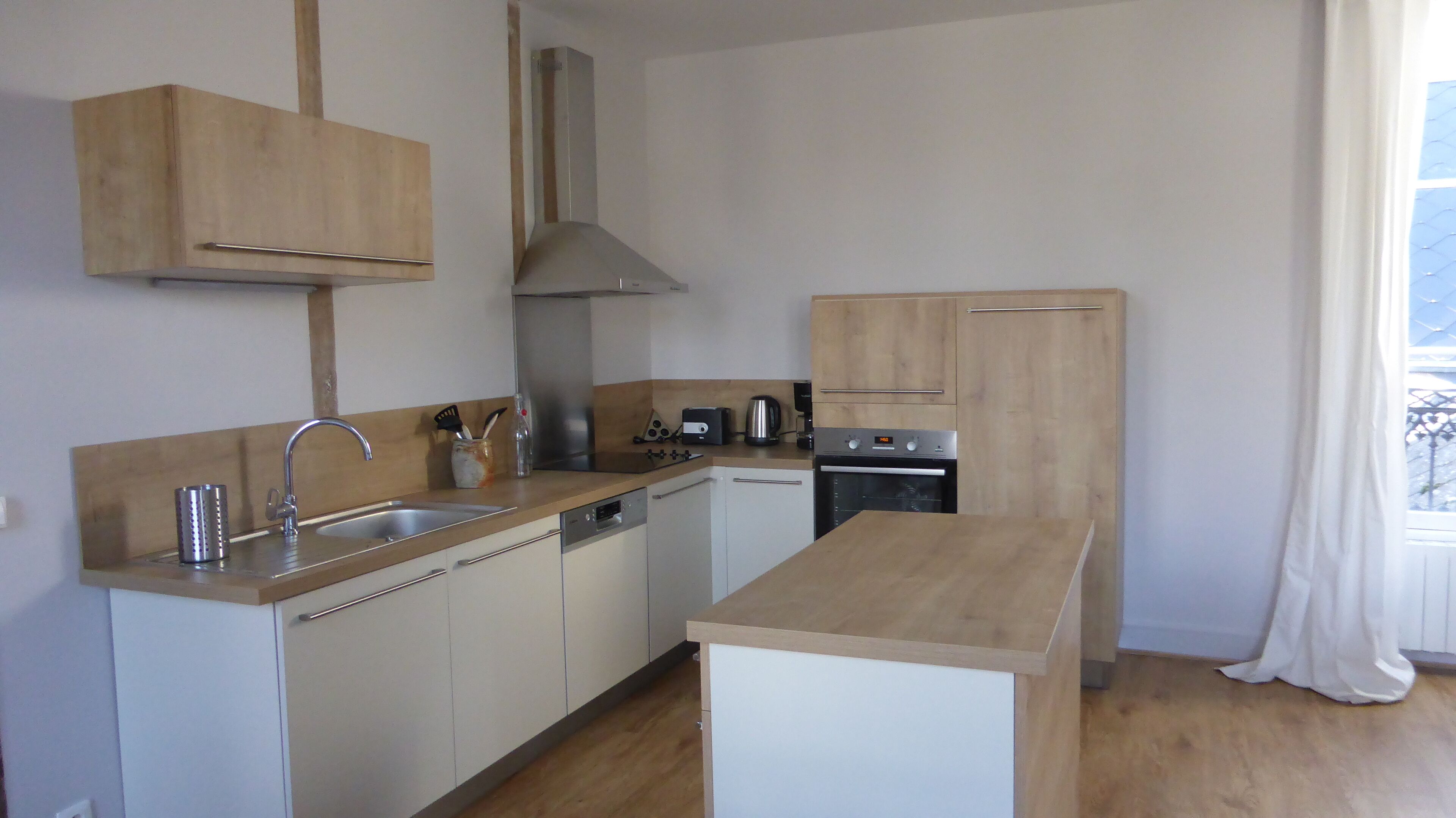 NEUVILLE GITE WITH WOOD