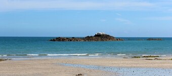 Vacation home 8 km from the sea with enclosed garden, south-facing terrace, bicycle shed