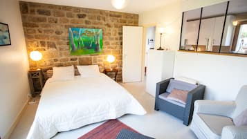 1 chambre, fer et planche Ă  repasser, Wi-Fi gratuit, draps fournis