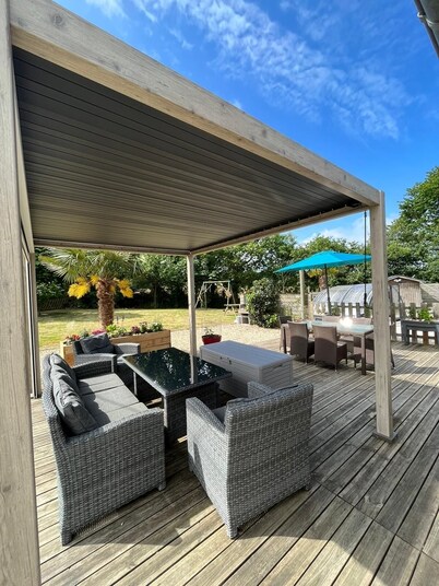 Quiet house with private pool unique view on the verdelet