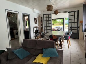 TV, fireplace, DVD player, books - Quiet house with private pool unique view on the verdelet (Pléneuf-Val-André)