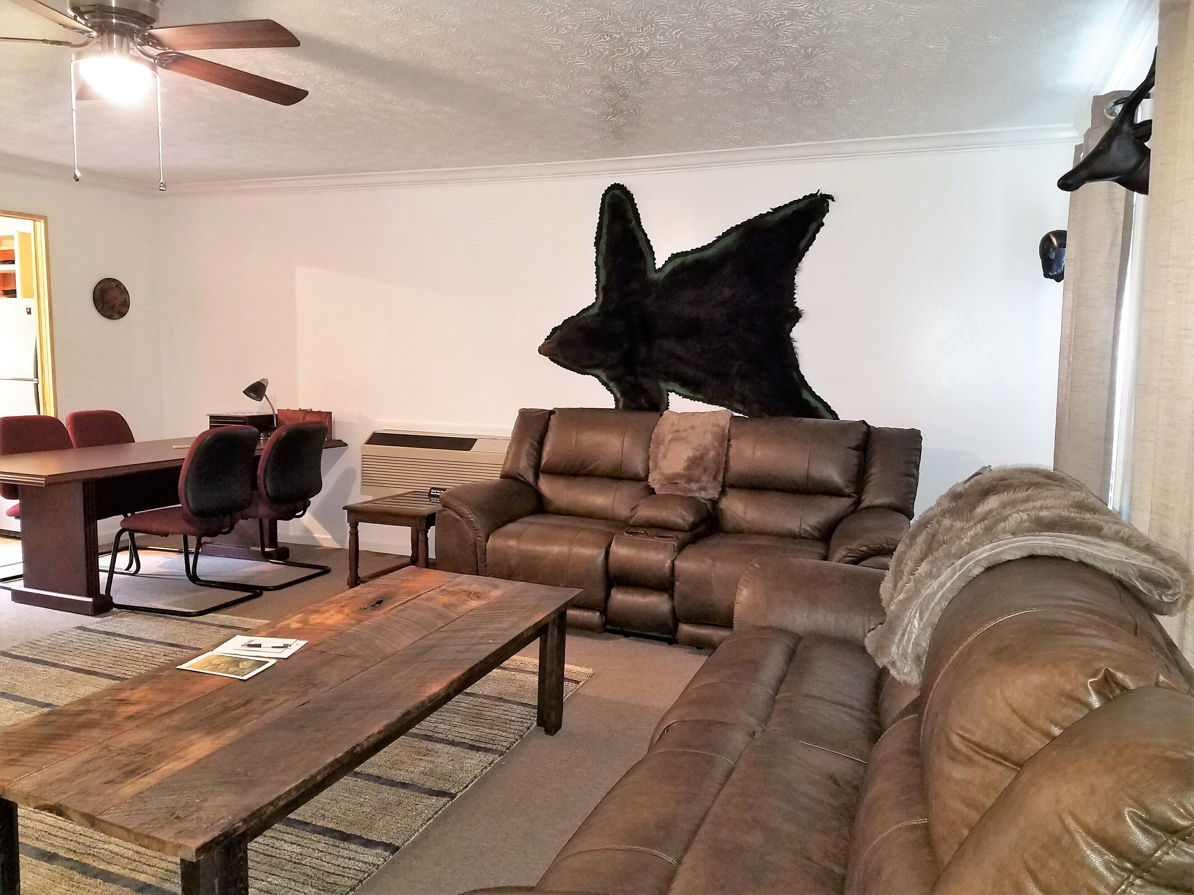 Roomy Remote Cabin near Kentucky Lake