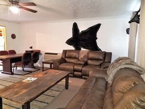 TV, table football - Roomy Remote Cabin near Kentucky Lake (Benton)