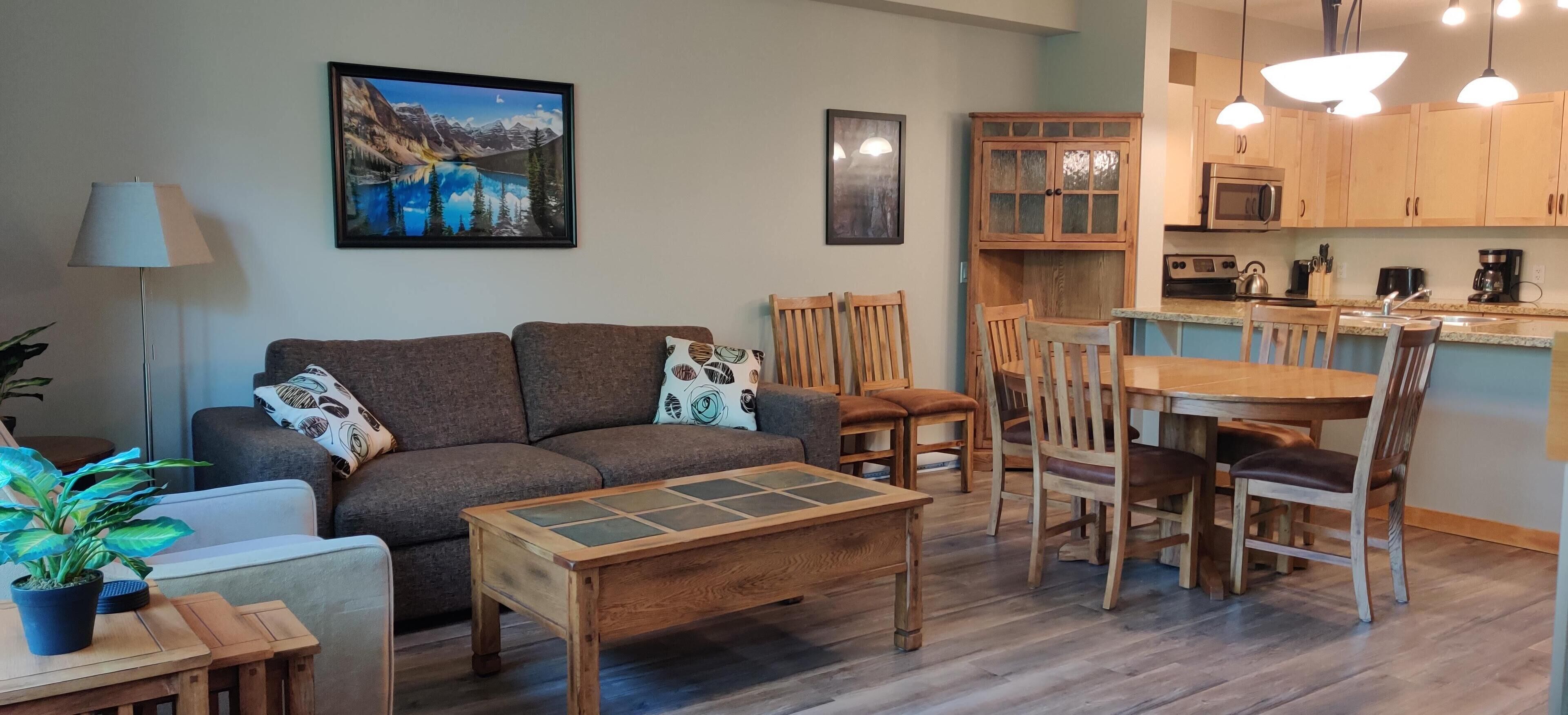 Premium 2 Bedroom, 2 Bath Condo - Lodges at Canmore 