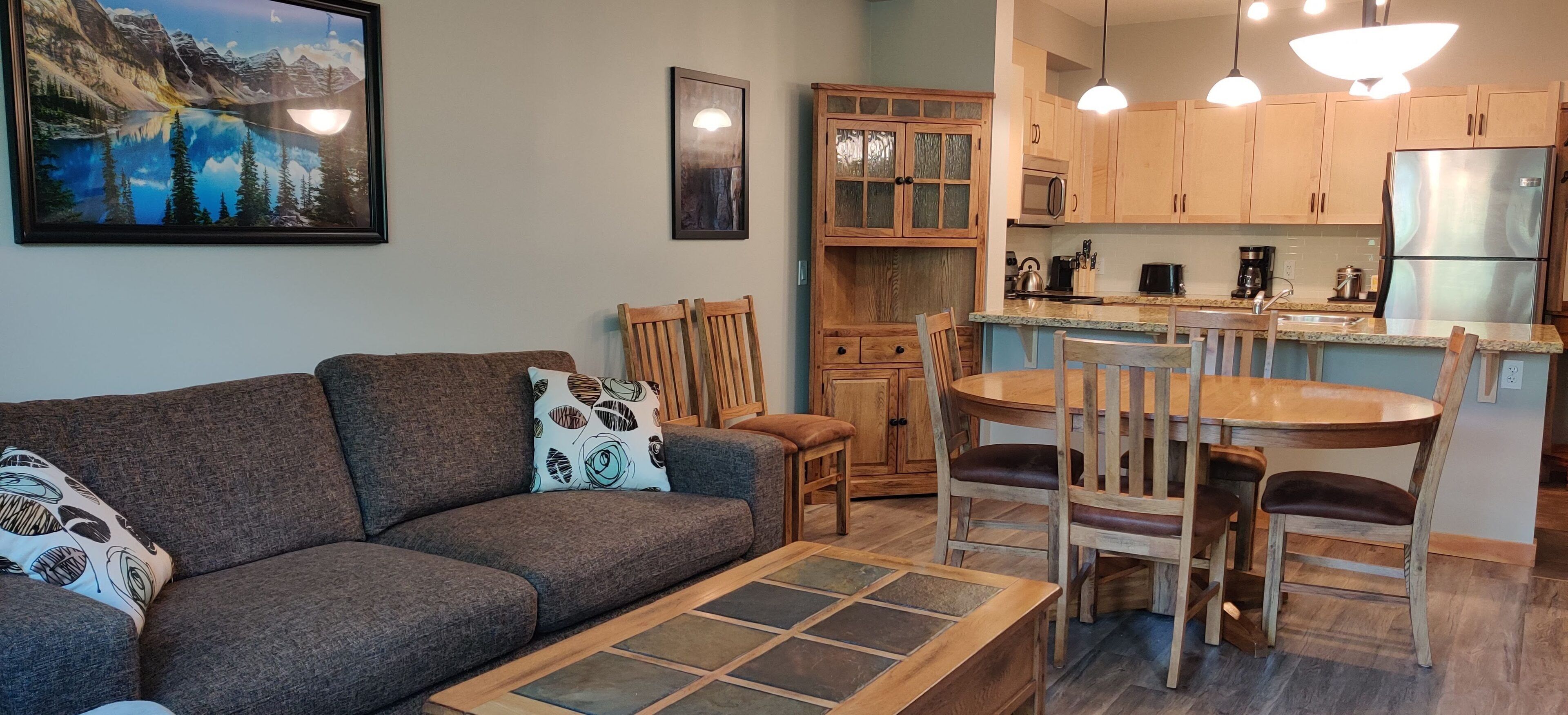 Premium 2 Bedroom, 2 Bath Condo - Lodges at Canmore 