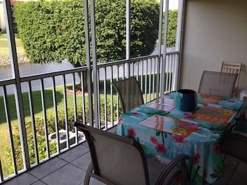 Florida Lanai living with table and chairs