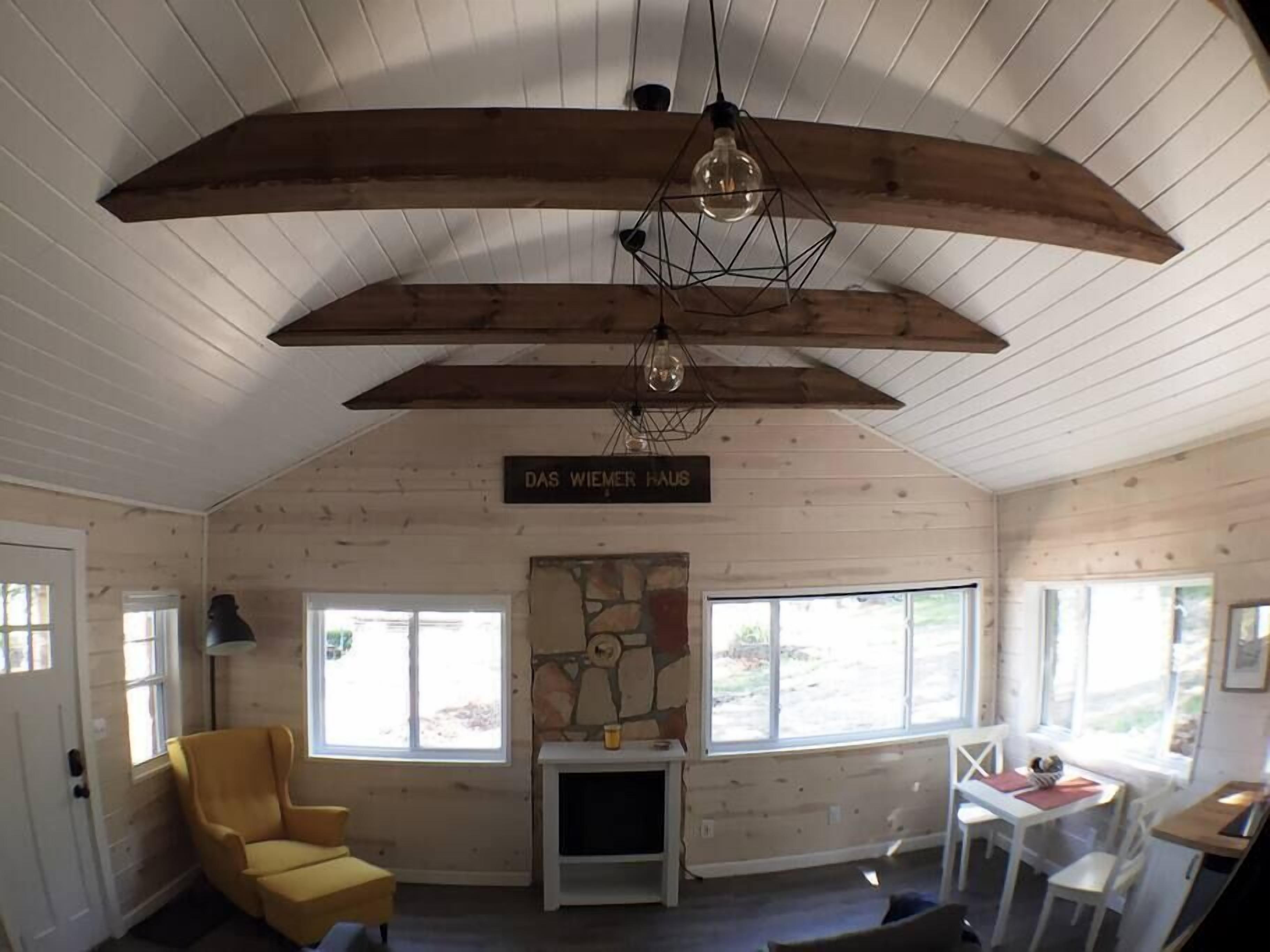 Cabin No. 2 @ The Old Swiss Village - Lake View!