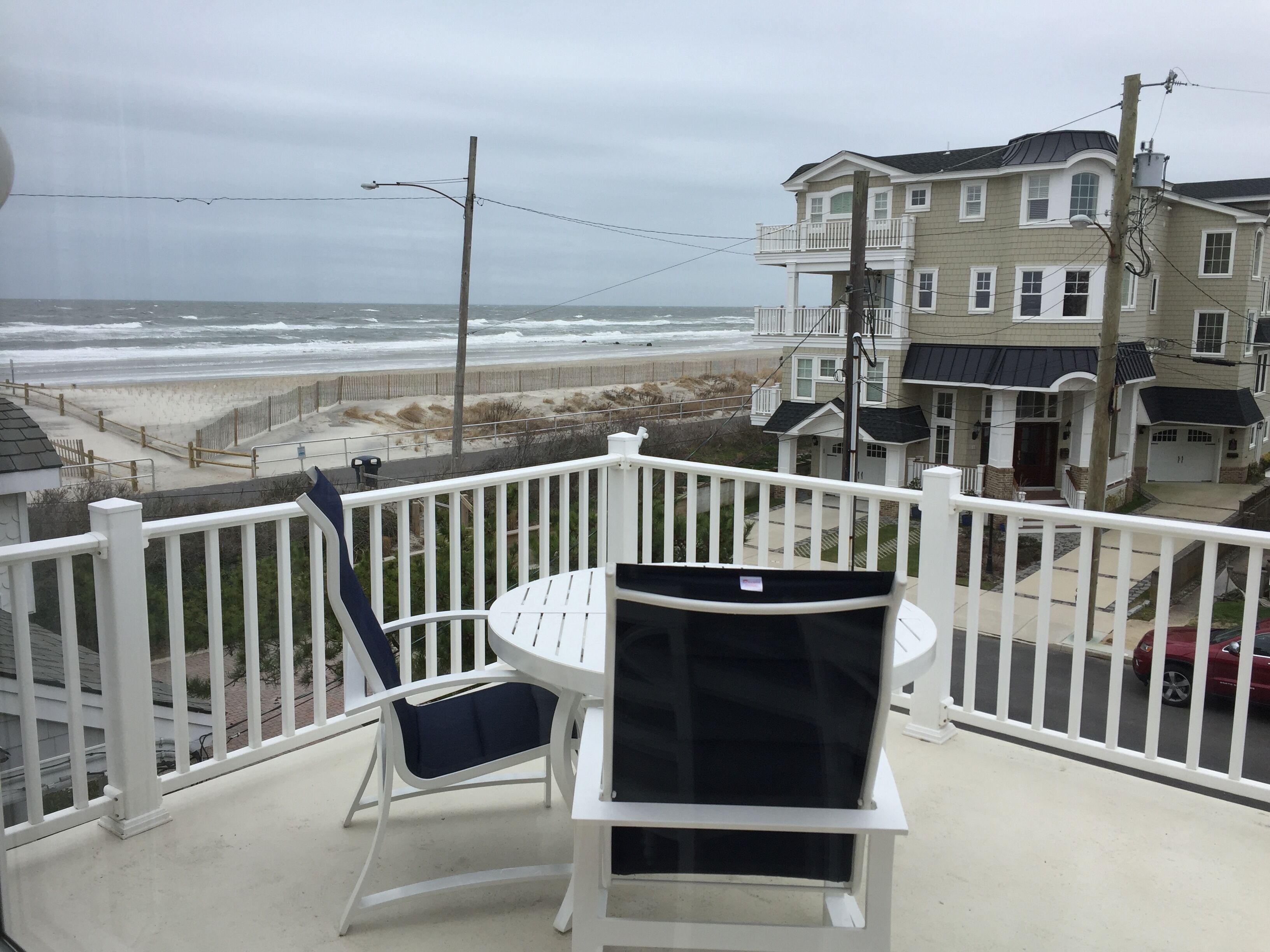 Renovated Nearly Beachfront 4BR 3.5B townhome, Midtown SIC, Spectacular views!