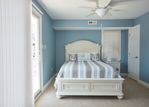 4 bedrooms, iron/ironing board, WiFi