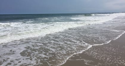 Renovated Nearly Beachfront 4BR 3.5B townhome, Midtown SIC, Spectacular views!