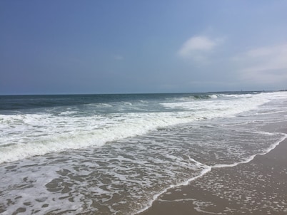Renovated Nearly Beachfront 4BR 3.5B townhome, Midtown SIC, Spectacular views!
