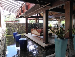 屋外ダイニングエリア