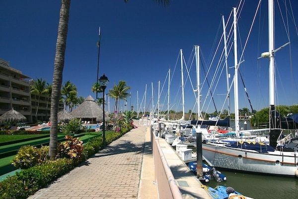 Marina Walk