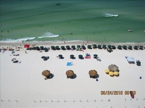 Am Strand, Liegestühle, Strandtücher