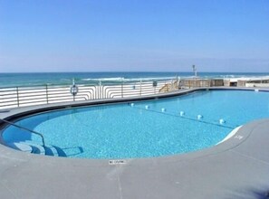 Beheizter Pool