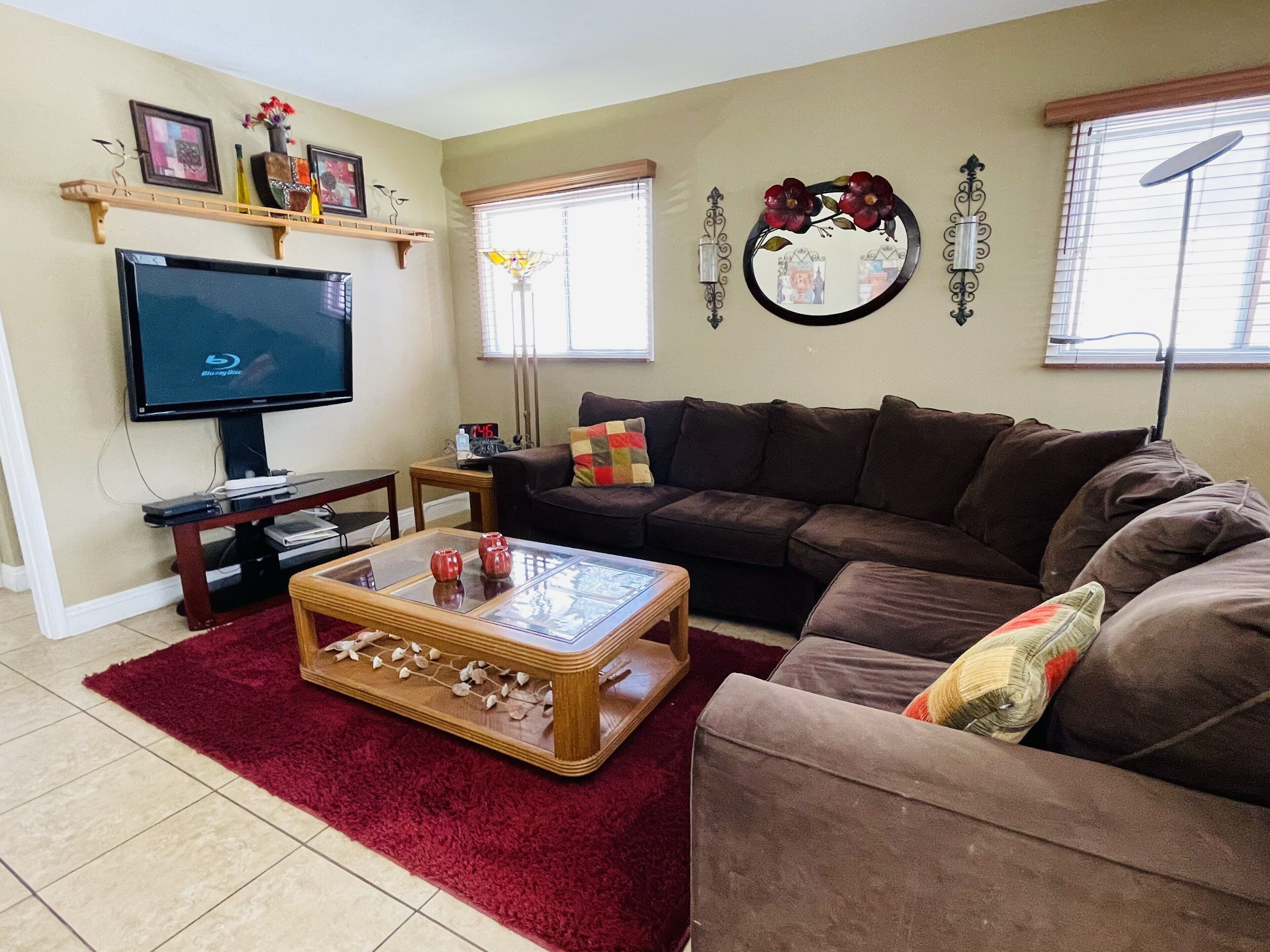 Mi Casa Es Tu Casa .. in Long Beach, California !