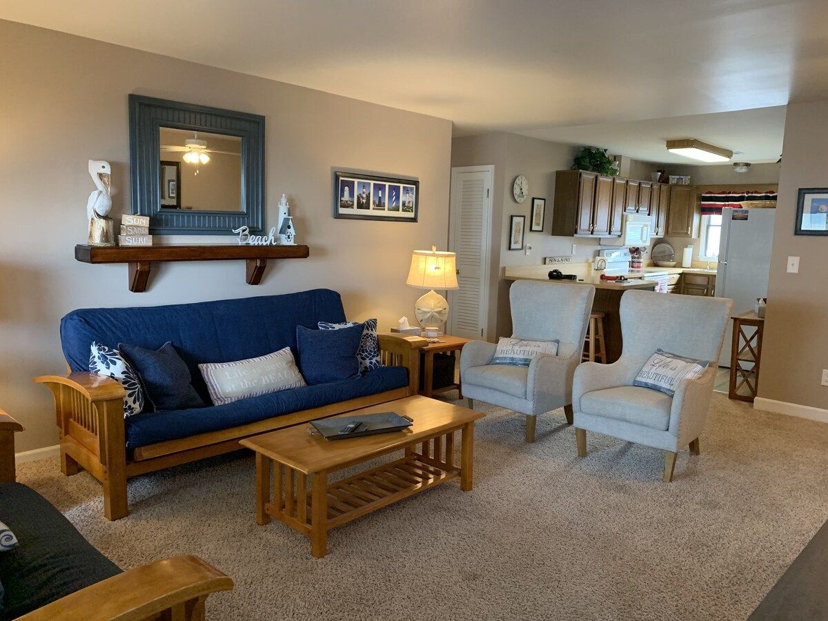 Great Ocean View 3 Bedroom/2 Bath