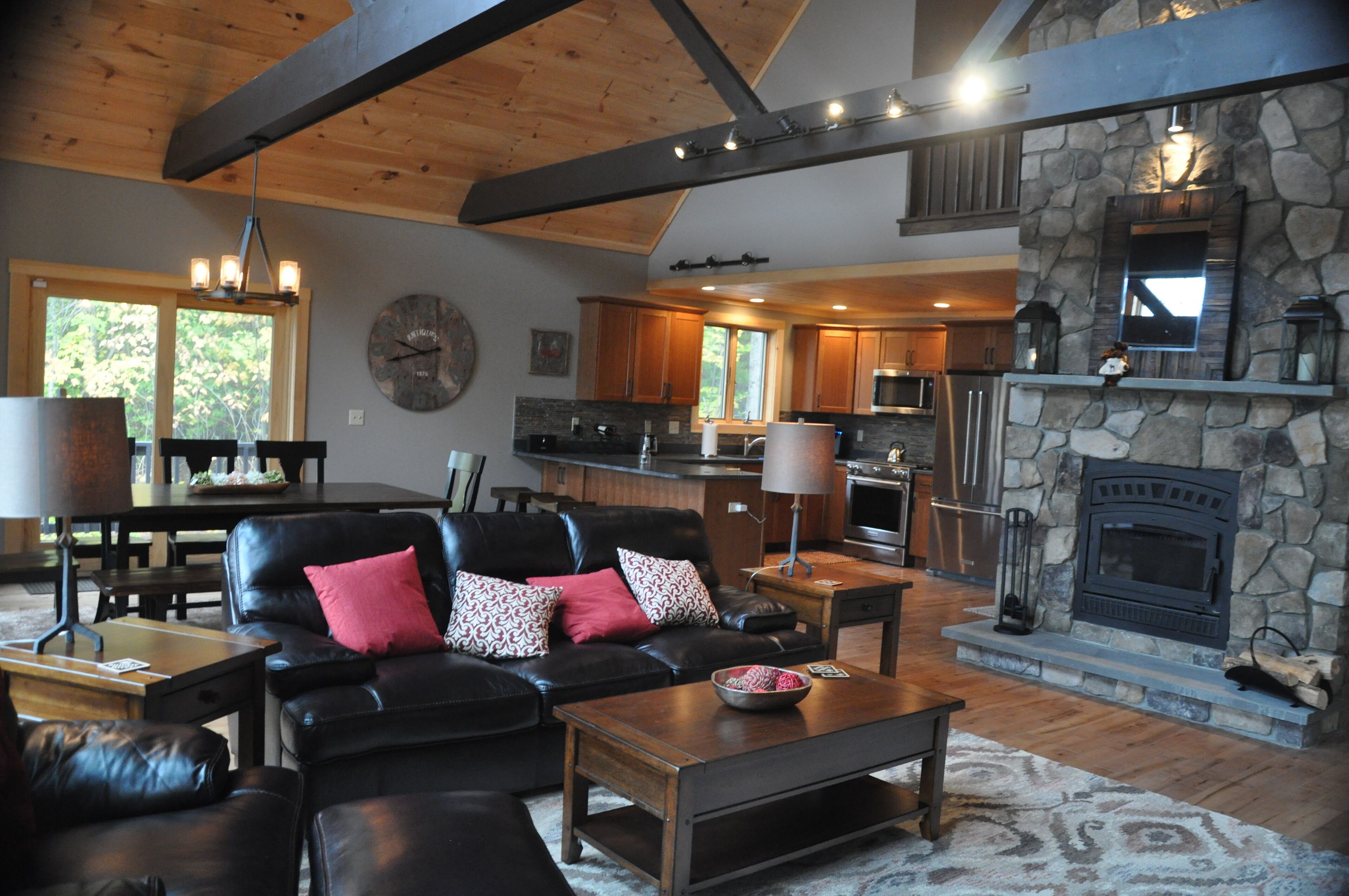 Luxury Ski Chalet only 4 miles away from Sunday River, Sleeps 10 