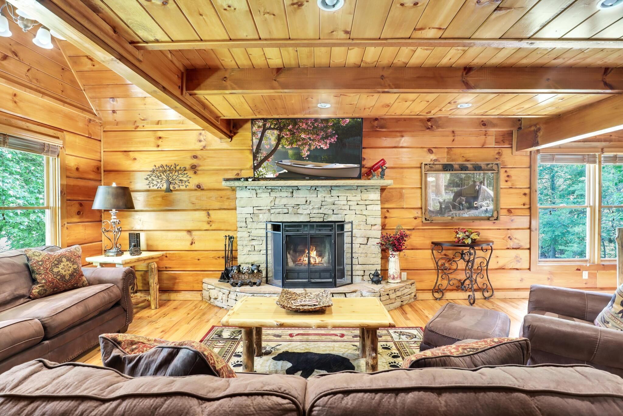 Honey Bear Hollow - Pet Friendly!| Pool Table!| Brand New Hot Tub!