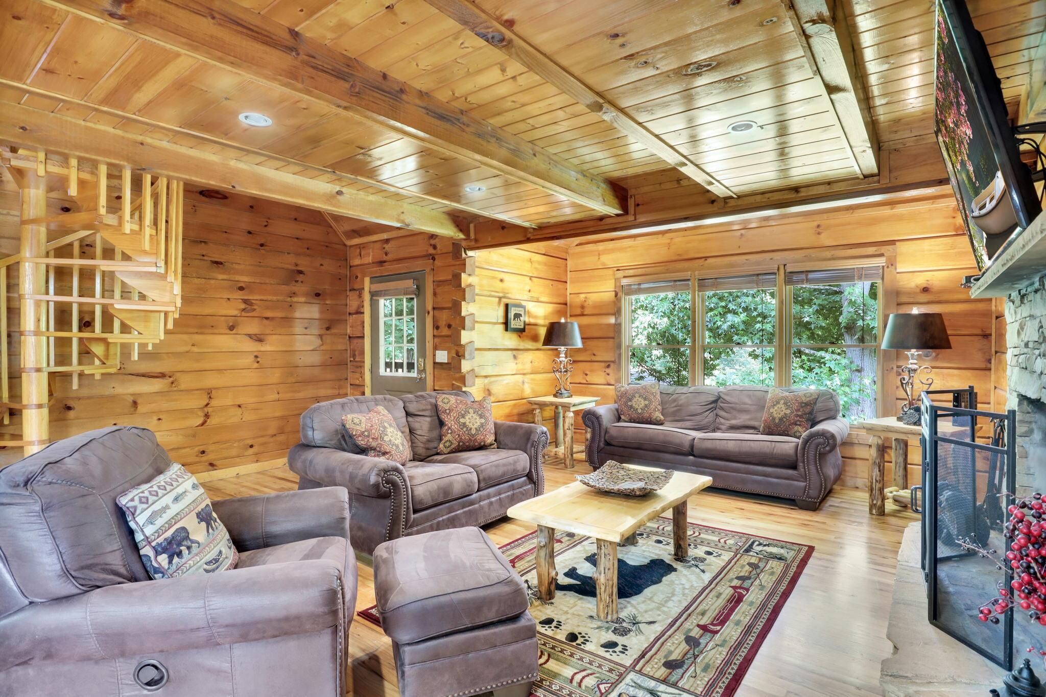 Honey Bear Hollow - Pet Friendly!| Pool Table!| Brand New Hot Tub!