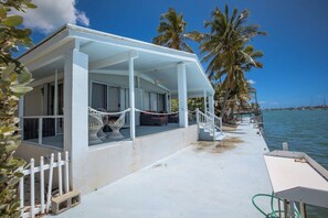 Unclassified image, 5 of 39, button - Harbor House a quaint 2bed/2bath open water single family home with dockage (Marathon)