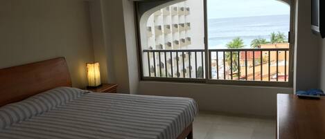2 bedrooms, in-room safe, iron/ironing board, wheelchair access