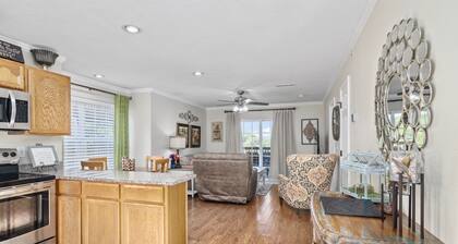 Next to Silver Dollar City, King Master, 2BR 2BA, Full Size Kitchen, 20ft Patio