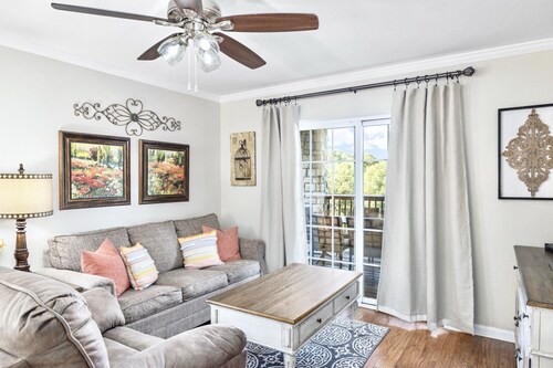 Next to Silver Dollar City, King Master, 2BR 2BA, Full Size Kitchen, 20ft Patio