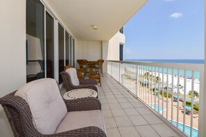 Outdoor dining - Beachfront elegance w/3 beds, 3 baths, & private balcony! (Destin)